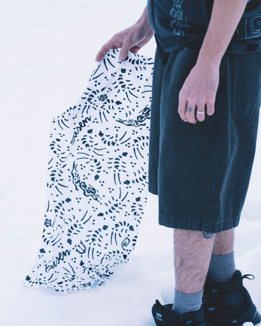 EVISEN Shrimp Chirashi Tenugui Towel - White