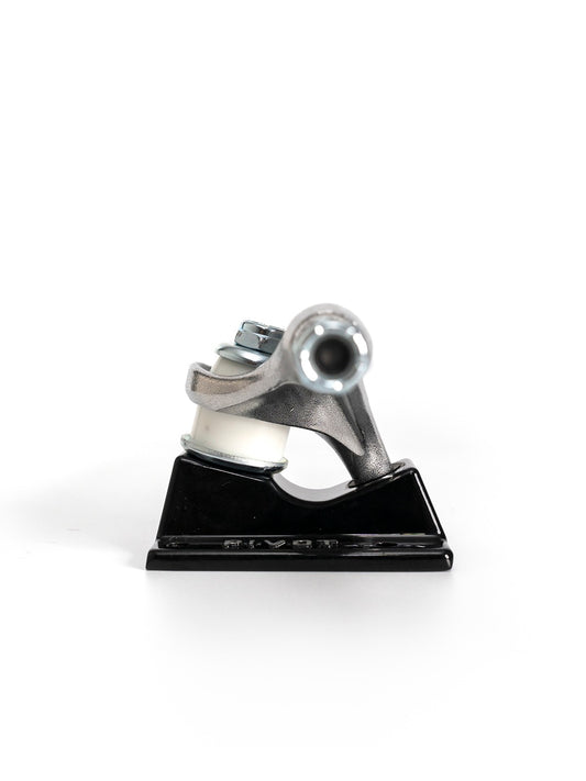 PIVOT รถบรรทุกสีดำเงา 5.25"/5.5"